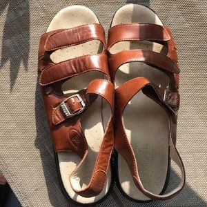 Brown Leather Propet Breeze Walker 9-1/2 M (B)